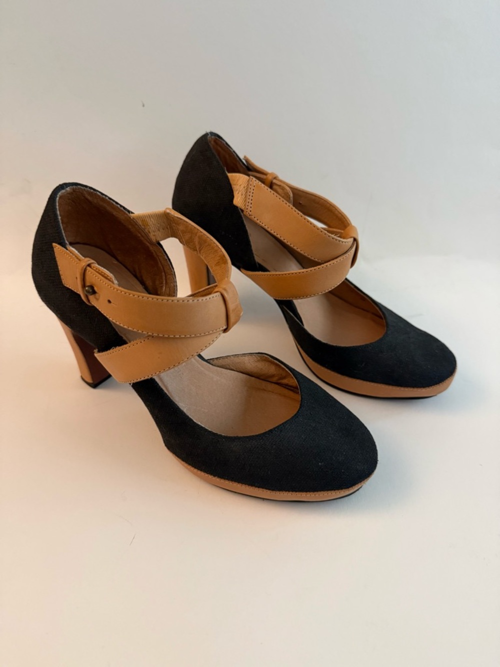 Black and Leather Heels with Strap and Platform